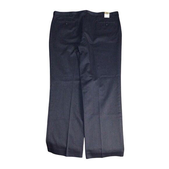 Dockers Pants Men 42x32 Gray D4 Relaxed Fit Cotton Never Iron Khaki Flat Front - Picture 2 of 7